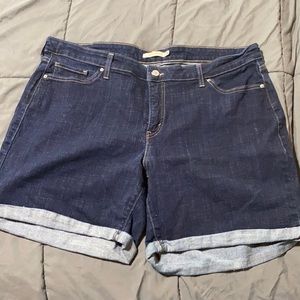 Women’s Classic Levi Shorts